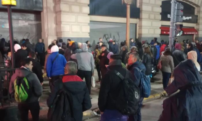 Paro general de colectivos - Se sumó el tren Sarmiento